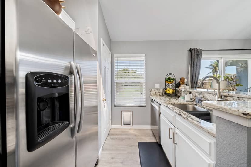 AFFORDABLE -MOVE IN READY! 6