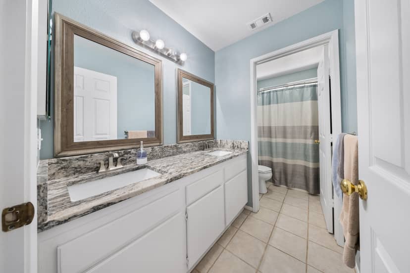AFFORDABLE -MOVE IN READY! 11