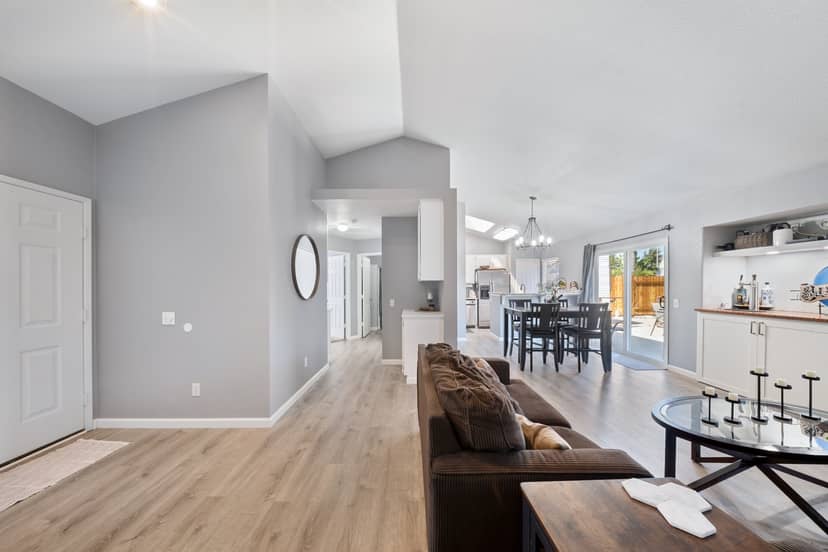 AFFORDABLE -MOVE IN READY! 3