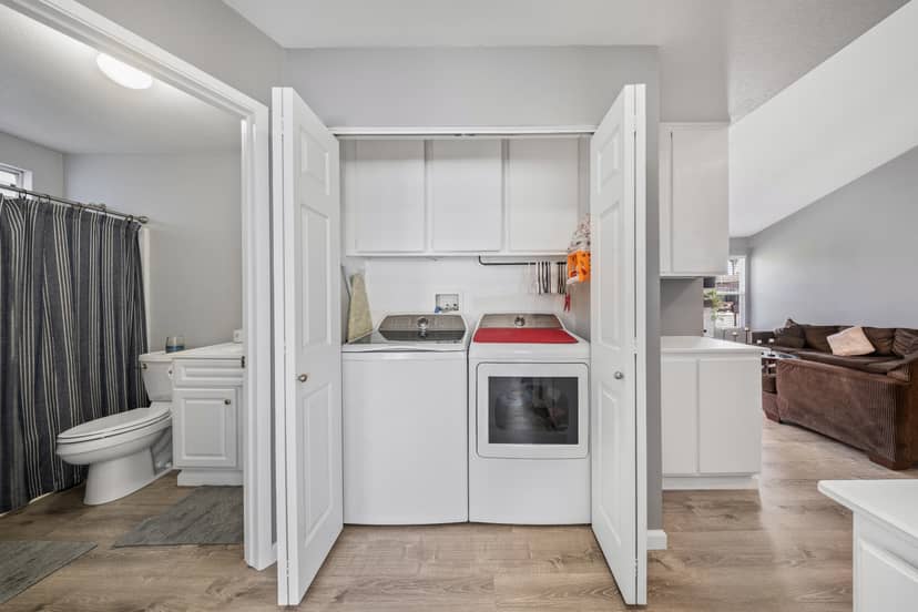 AFFORDABLE -MOVE IN READY! 7