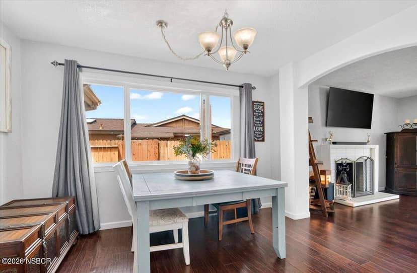 3-bed home on Antares Avenue 8